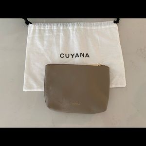 Cuyana Mini Leather Zipper Pouch